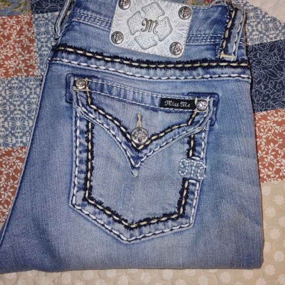 Women's Miss Me Jeans - Picture 5 of 5